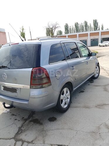 Opel Zafira-6