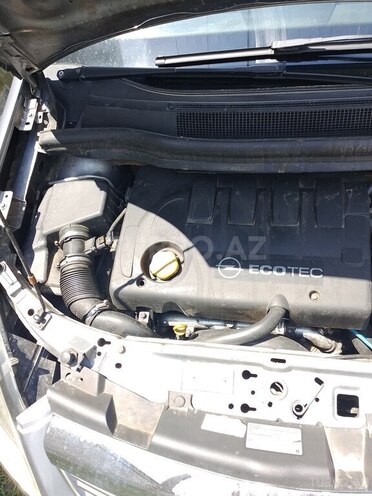 Opel Zafira-13