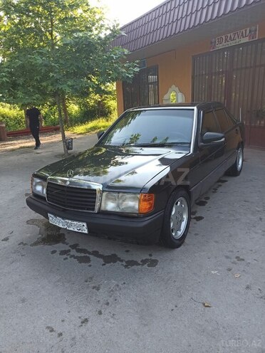 Mercedes 190-2