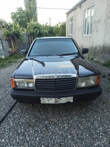 Mercedes 190-9