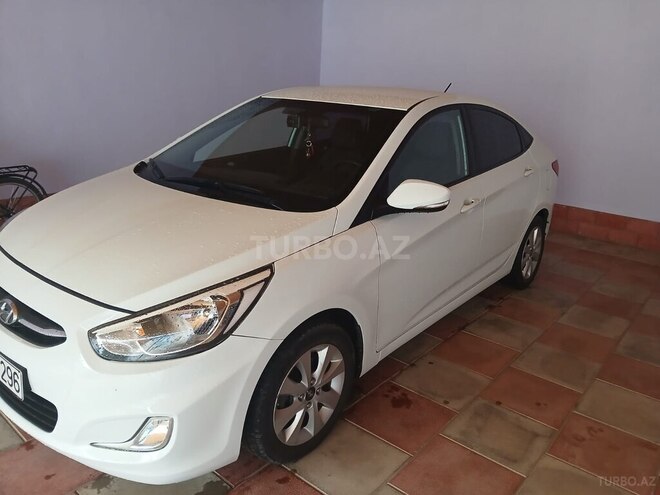 Hyundai Accent-10