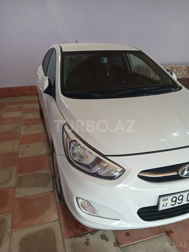 Hyundai Accent-6