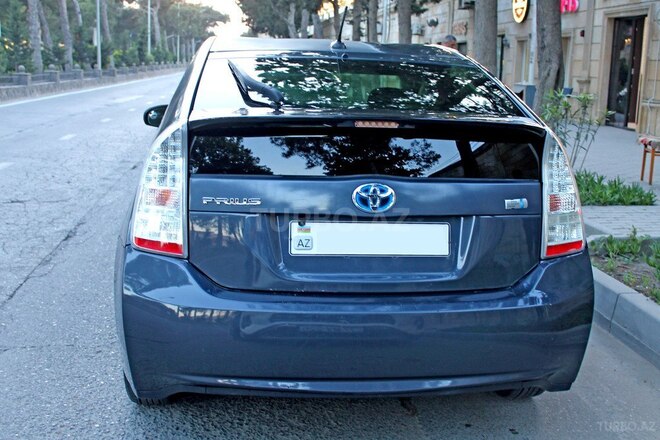 Toyota Prius-3