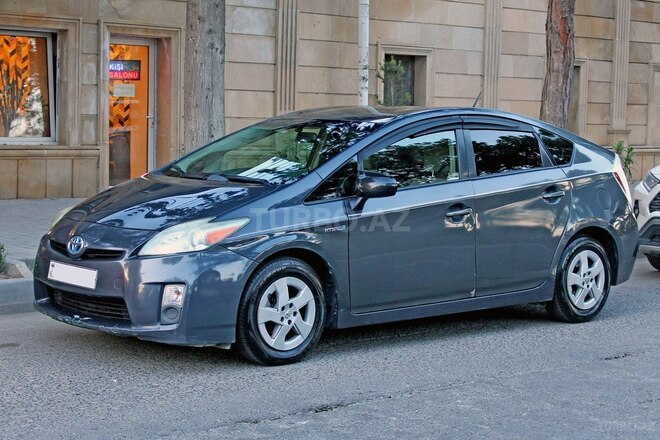 Toyota Prius-2