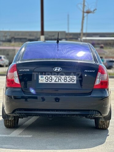 Hyundai Accent-2