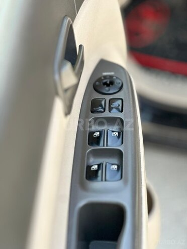Hyundai Accent-9