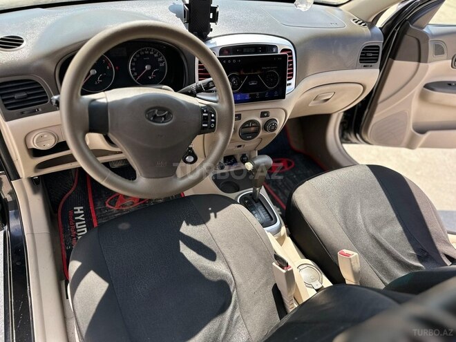 Hyundai Accent-10