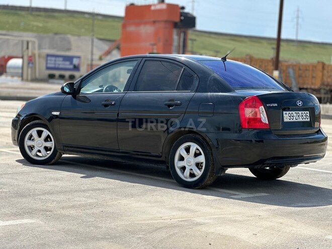 Hyundai Accent-7