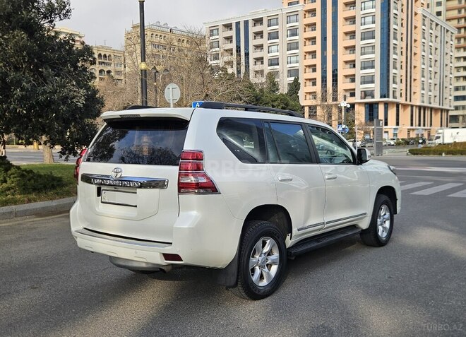 Toyota Land Cruiser Prado-7