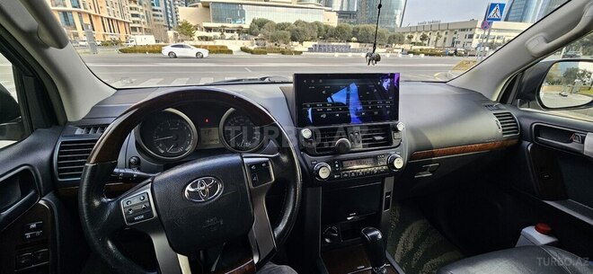 Toyota Land Cruiser Prado-11