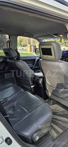 Toyota Land Cruiser Prado-8