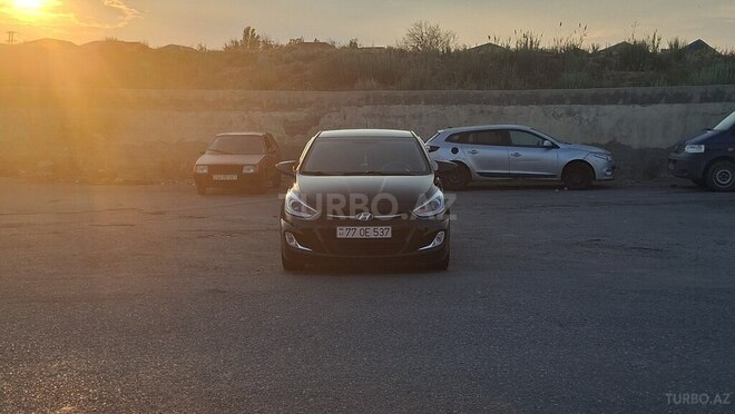 Hyundai Accent-2