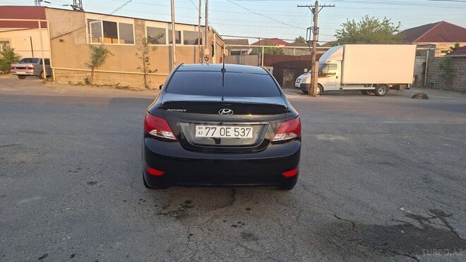 Hyundai Accent-6