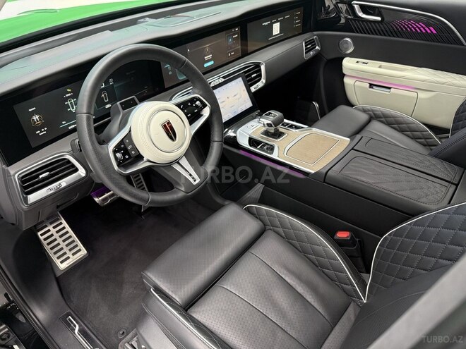 Hongqi E-HS9-8