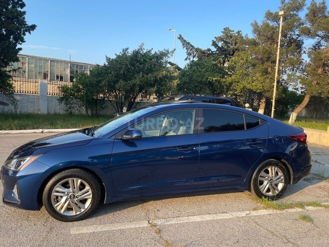 Hyundai Elantra-5