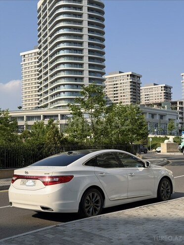Hyundai Grandeur-6