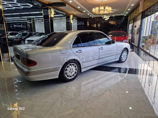 Mercedes E 220-9