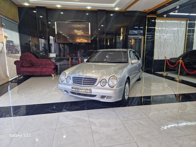 Mercedes E 220-12