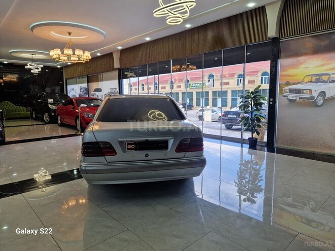 Mercedes E 220-15