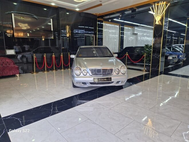 Mercedes E 220-16