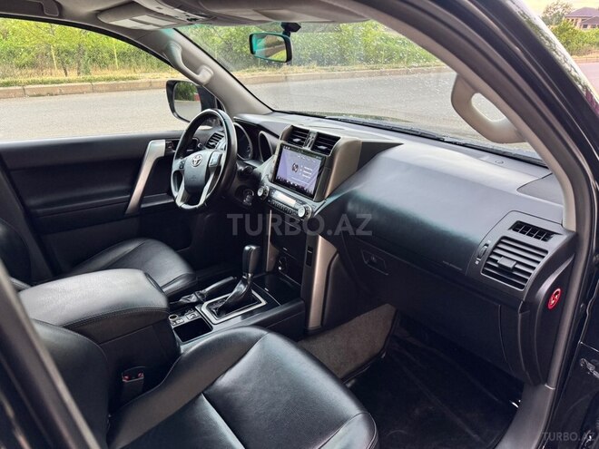 Toyota Land Cruiser Prado-13