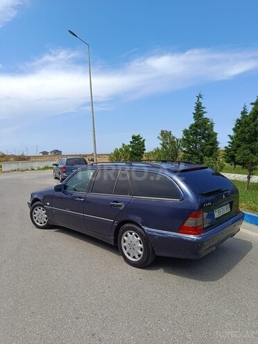 Mercedes C 240-12