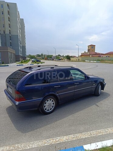 Mercedes C 240-11