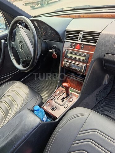 Mercedes C 240-19