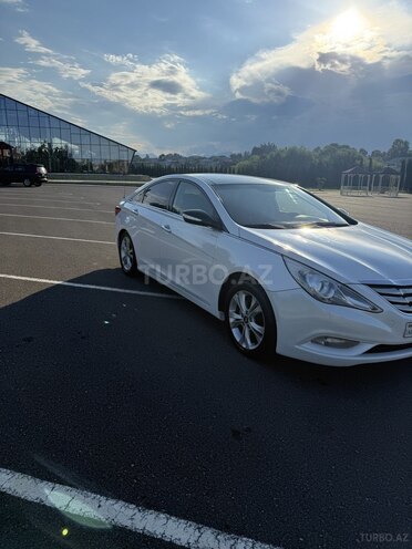 Hyundai Sonata-2