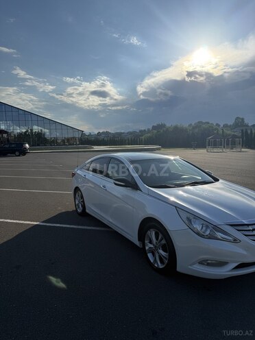 Hyundai Sonata-5