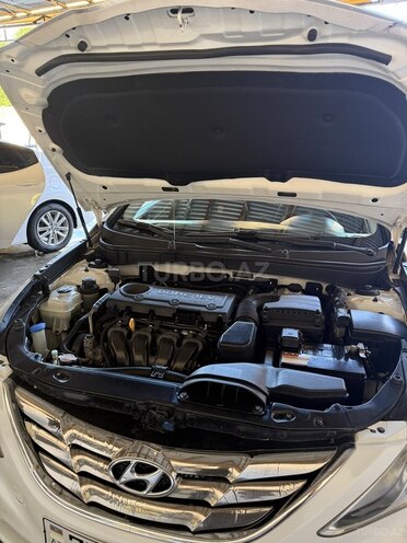 Hyundai Sonata-10