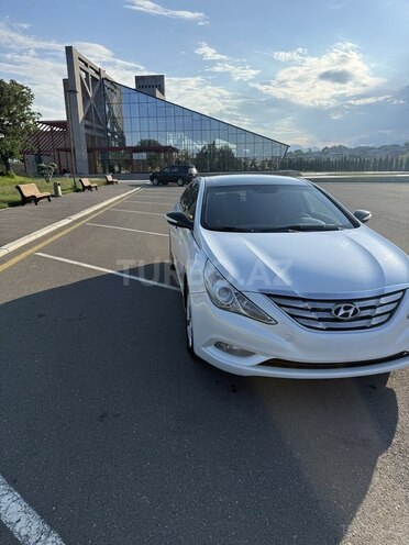 Hyundai Sonata-3
