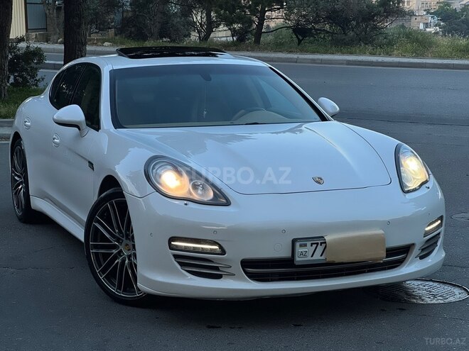 Porsche Panamera 4-2