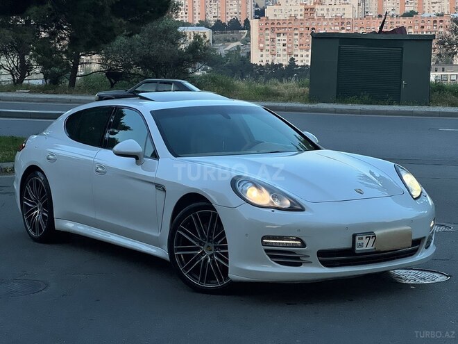 Porsche Panamera 4-1