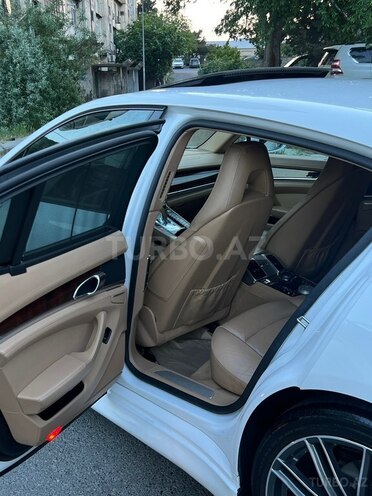 Porsche Panamera 4-14