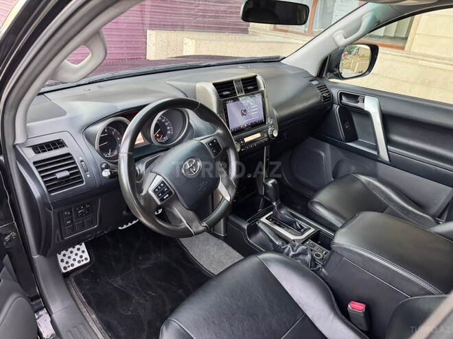 Toyota Land Cruiser Prado-11