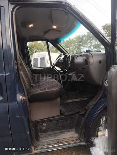 Ford Transit-7