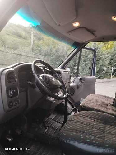 Ford Transit-6