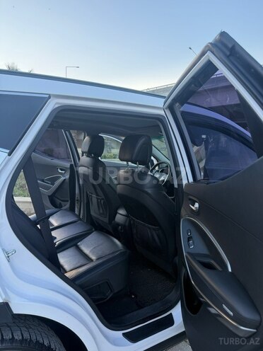 Hyundai Santa Fe-12