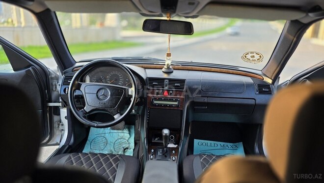 Mercedes C 240-10