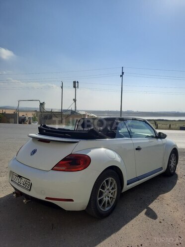 Volkswagen Beetle-13
