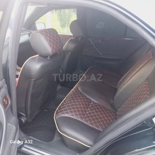 Mercedes E 240-14