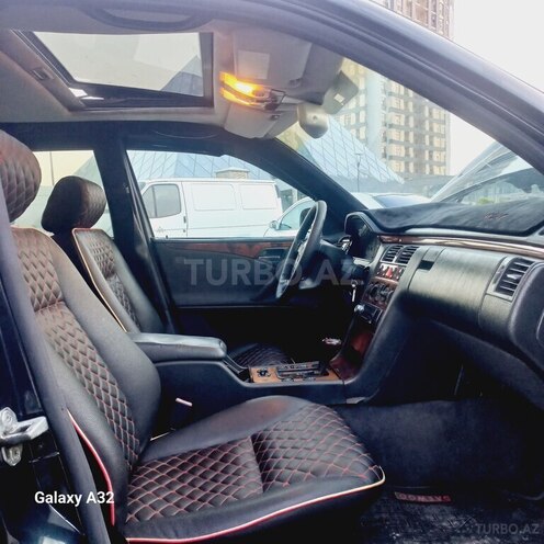 Mercedes E 240-5