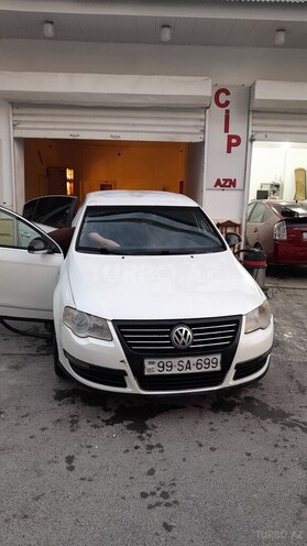 Volkswagen Passat-1