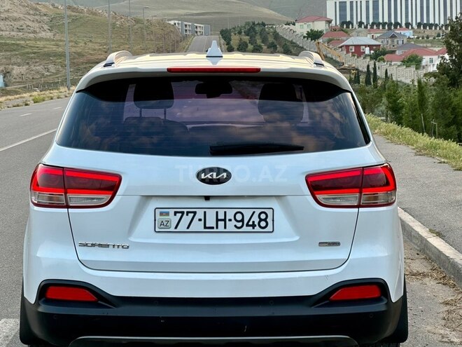 Kia Sorento-11
