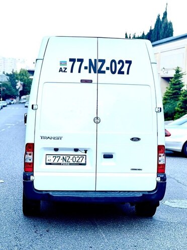 Ford Transit-4