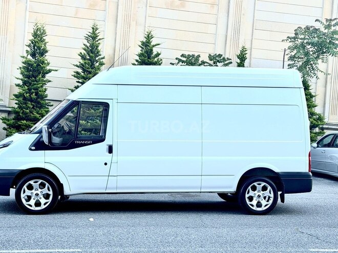 Ford Transit-3