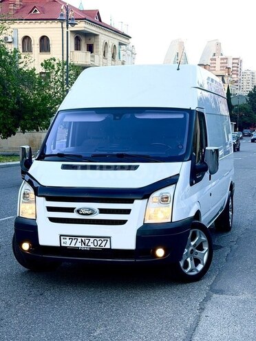Ford Transit-12