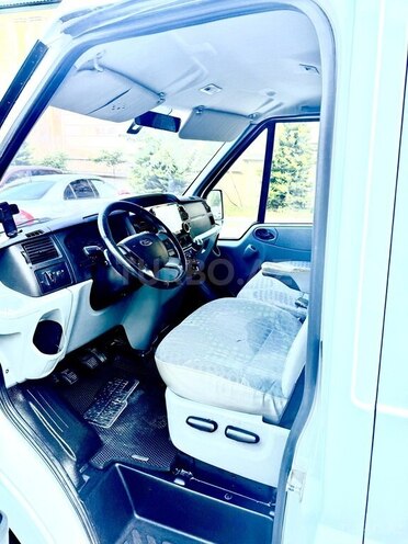 Ford Transit-7