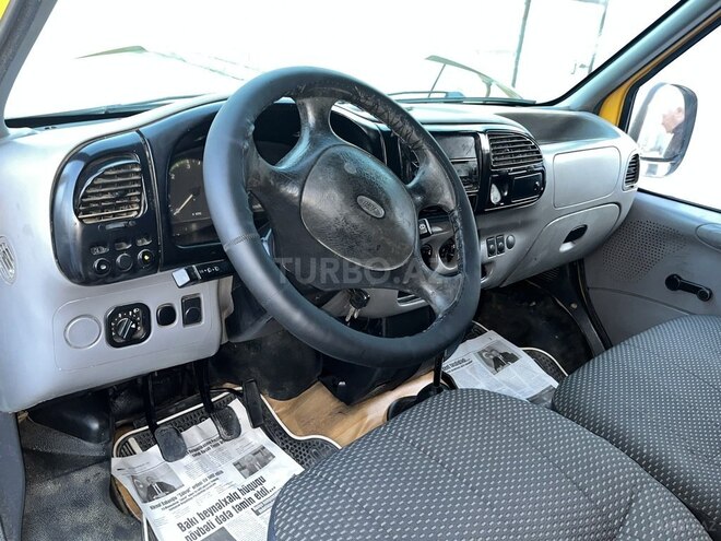 Ford Transit-4